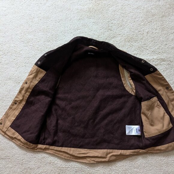 Duluth Trading Co Men's Tan Vest - Picture 3 of 7